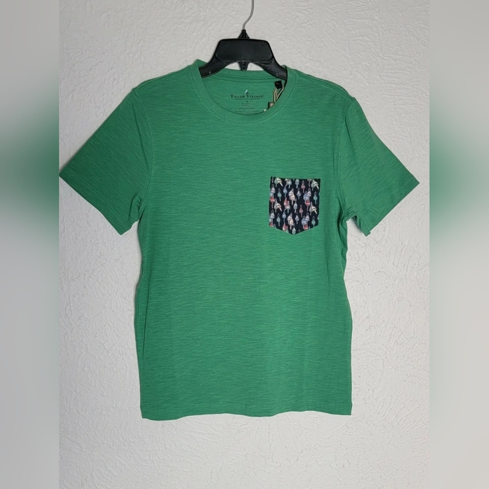 NWT $68 Tailor Vintage Men's Small Pocket Tee Shirt Lebrachaun Green Navy Coral